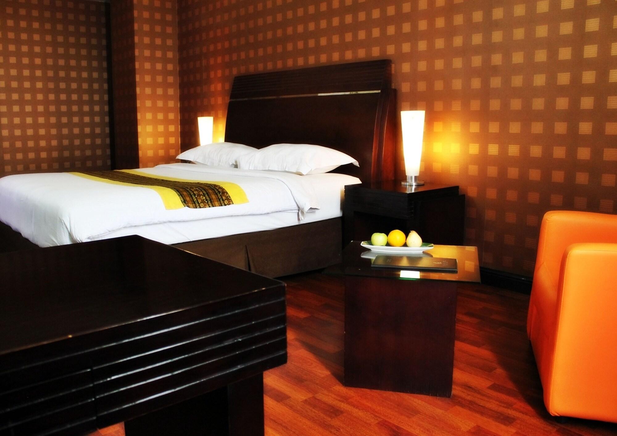 Grand Elite Hotel Пеканбару Екстериор снимка