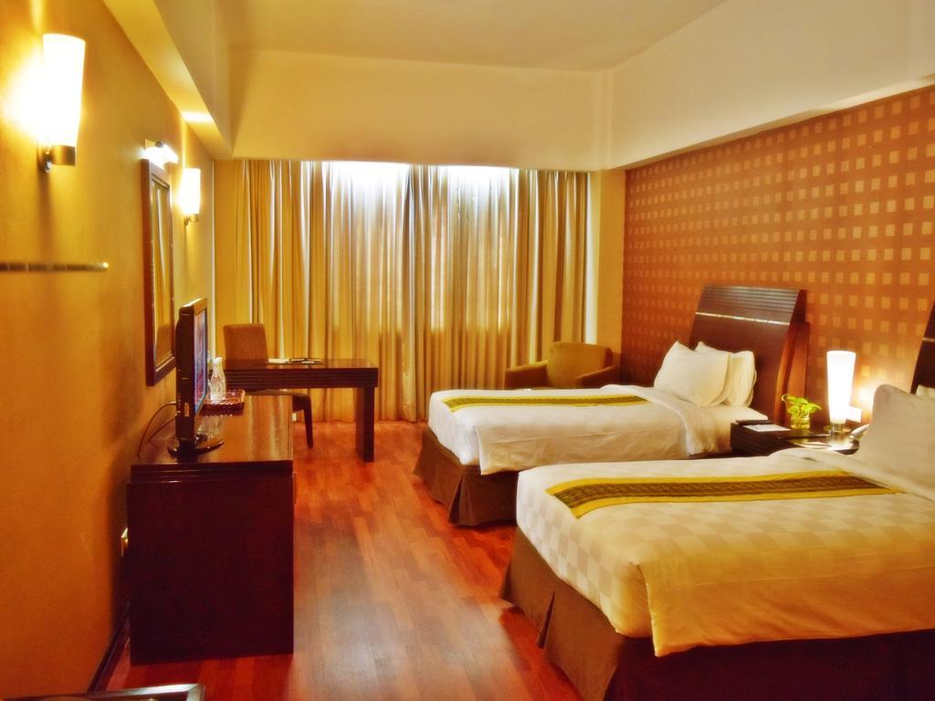 Grand Elite Hotel Пеканбару Екстериор снимка