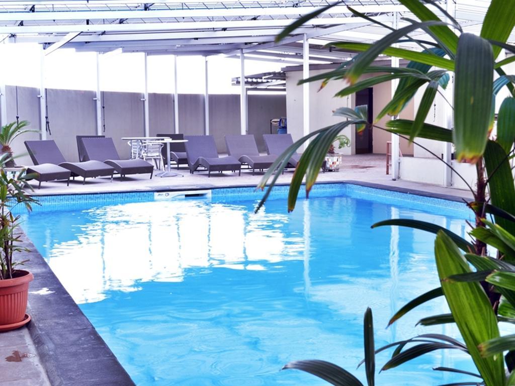 Grand Elite Hotel Пеканбару Екстериор снимка