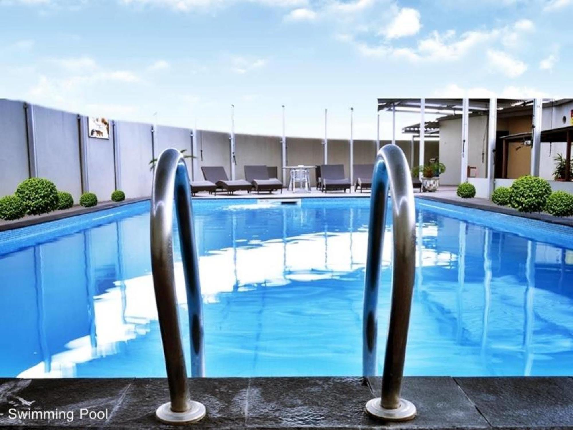 Grand Elite Hotel Пеканбару Екстериор снимка
