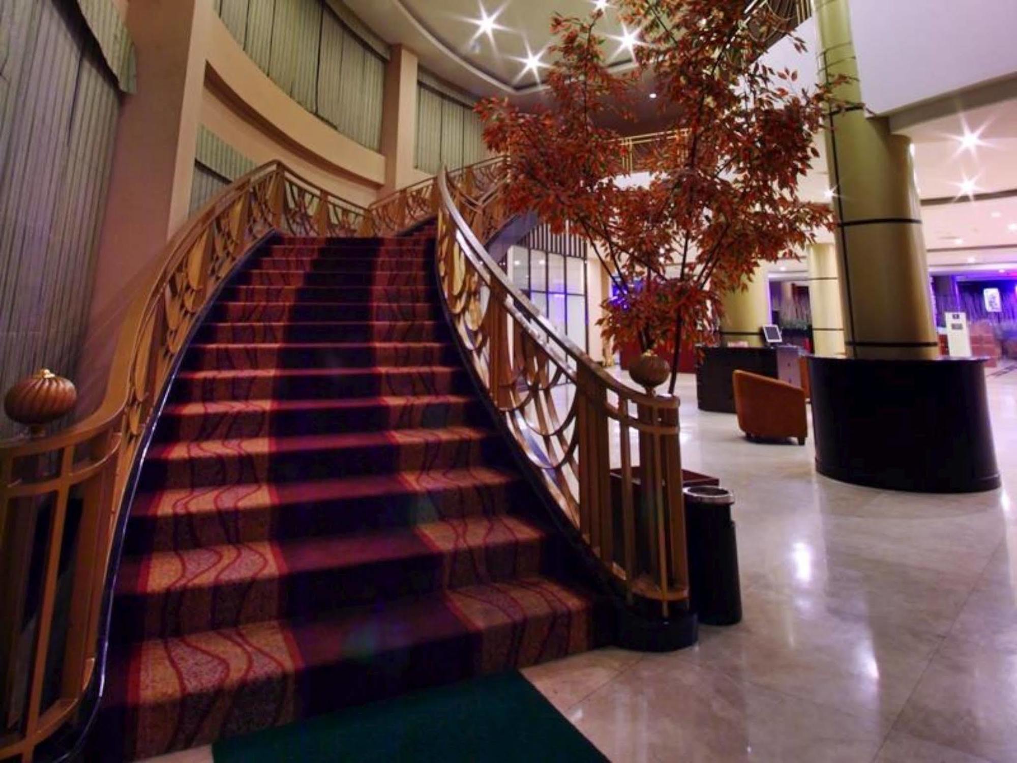 Grand Elite Hotel Пеканбару Екстериор снимка